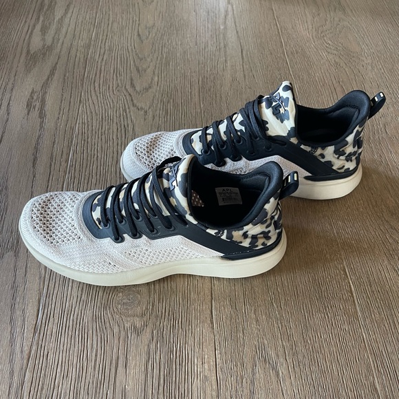 TechLoom Tracer Sneaker in Parchment & Black & Leopard
